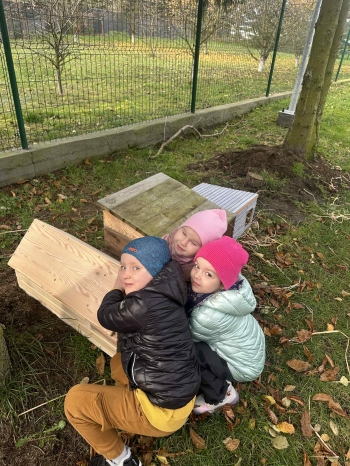 1e5f9f98-b7a0-487e-a9c7-92c1d1b4e751