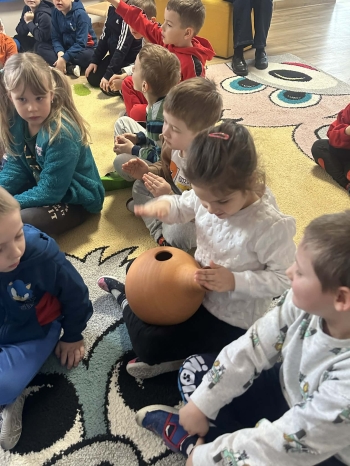 5f98d2e6-7774-484b-867b-554a4411e0db