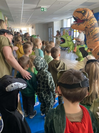 f553b44f-054e-42ac-ab28-2a8b7e1f7b88