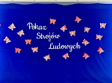 POKAZ STROJÓW LUDOWYCH