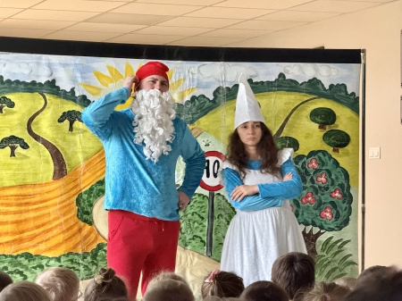 PRZEDSTAWIENIE ''SMERFUJ BEZPIECZNIE''