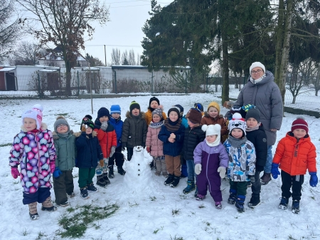 ZABAWY ''LISKÓW'' W ŚNIEGU