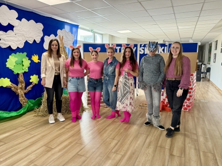 PRZEDSTAWIENIE ''TRZY ŚWINKI''