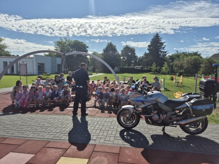 SPOTKANIE Z POLICJANTEM - BEZPIECZNE WAKACJE
