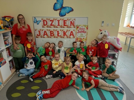 DZIEŃ JABŁKA U ''MOTYLKÓW''